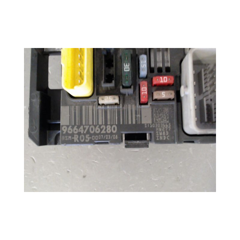 BOITE A FUSIBLES PEUGEOT 308 2007-