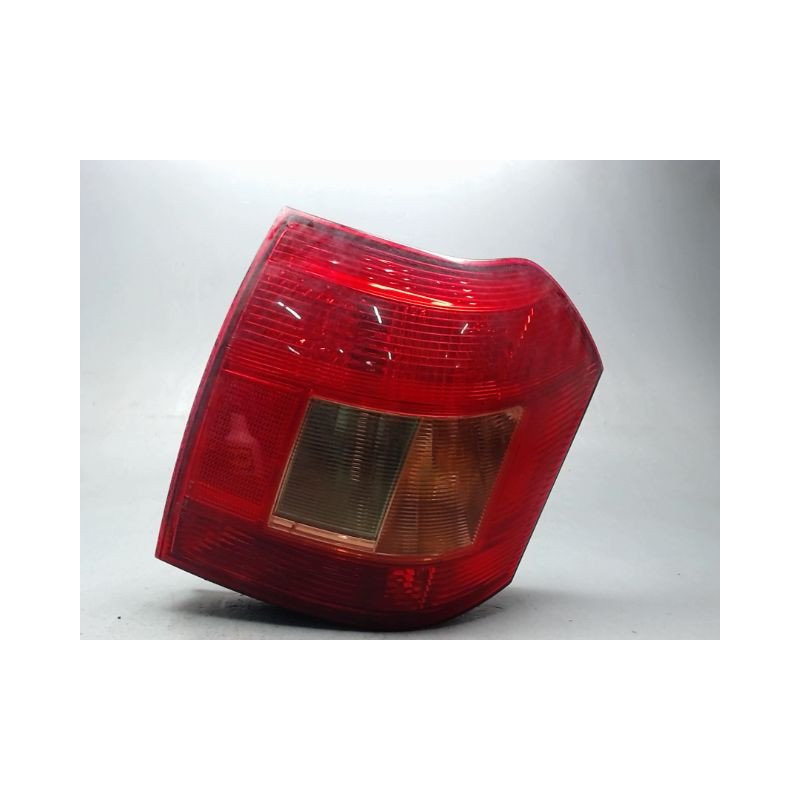 FEU ARRIERE GAUCHE  TOYOTA COROLLA 2002-