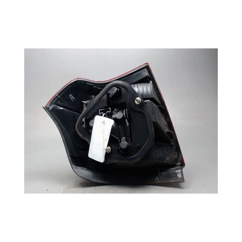 FEU ARRIERE GAUCHE  TOYOTA COROLLA 2002-