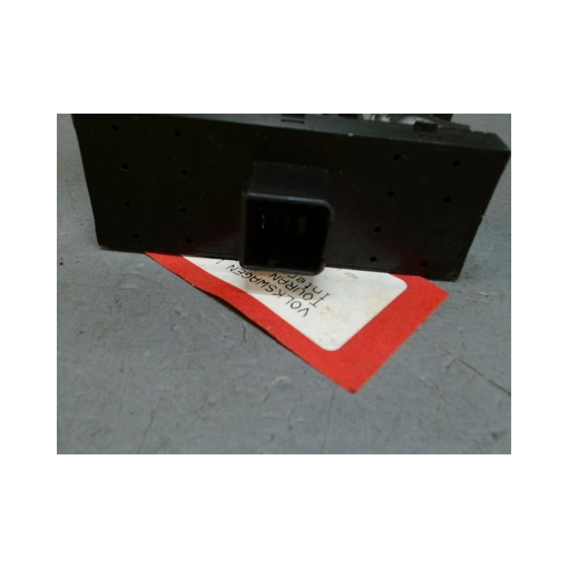 COMMANDE LEVE-GLACE PORTE AVD VOLKSWAGEN TOURAN