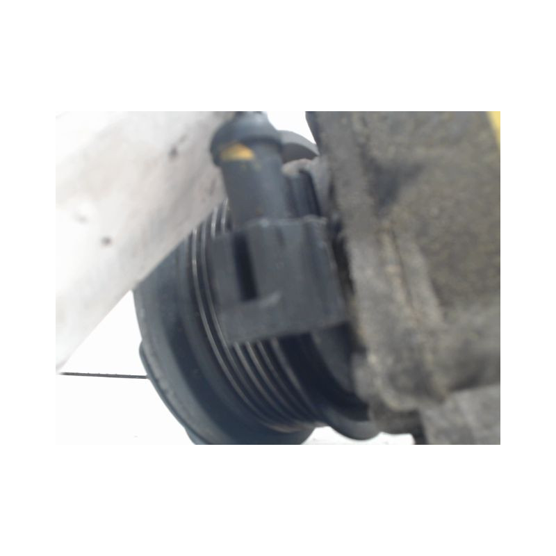 COMPRESSEUR AIR CONDITIONNE FORD FIESTA