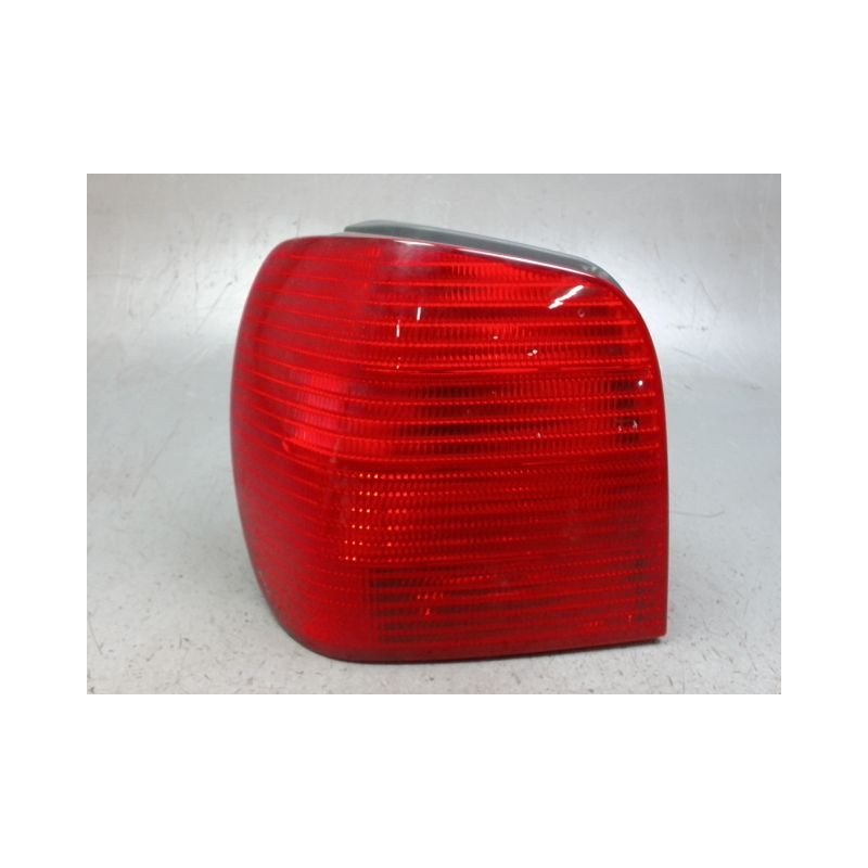 FEU ARRIERE GAUCHE  VOLKSWAGEN POLO 99-2001