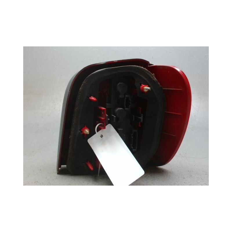 FEU ARRIERE GAUCHE  VOLKSWAGEN POLO 99-2001
