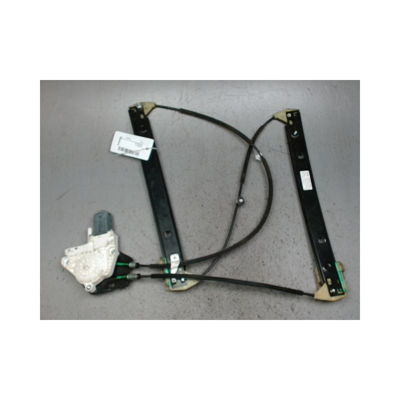 MECANISME+MOTEUR LEVE-GLACE AVANT GAUCHE AUDI A1