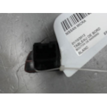 BOUTON DE WARNING NISSAN MICRA