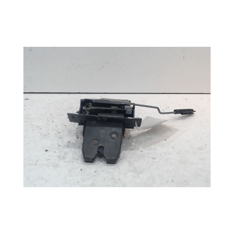 SERRURE COFFRE ARRIERE VOLVO 940