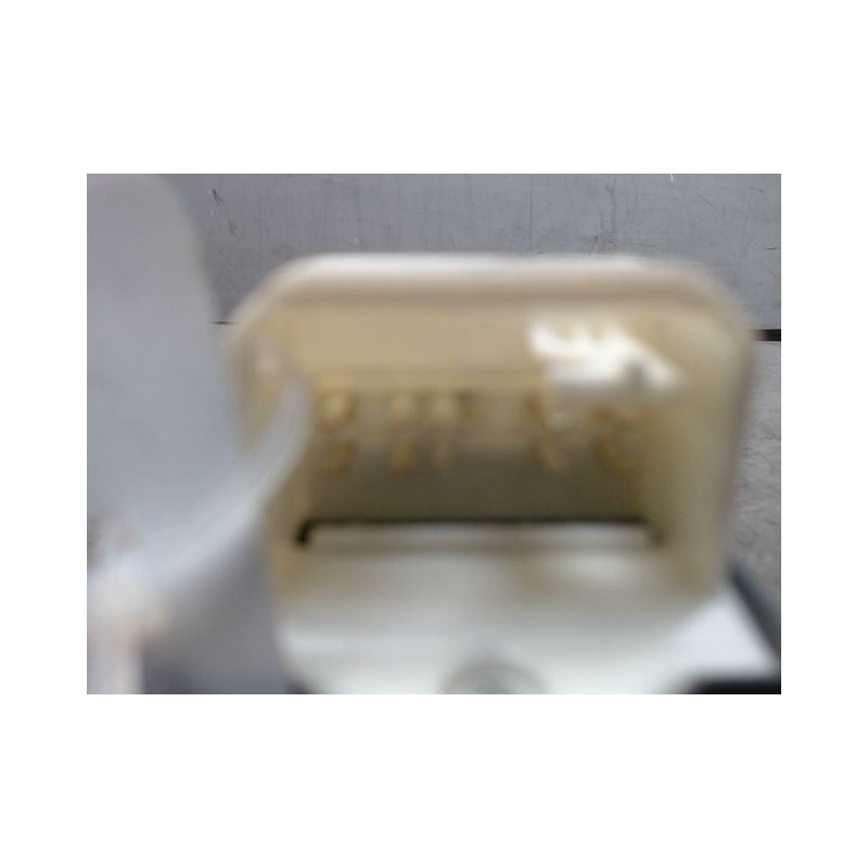 COMMANDE LEVE-GLACE PORTE AVG TOYOTA VERSO-S