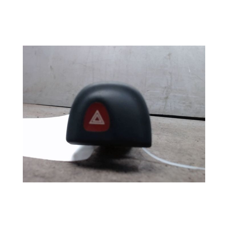 BOUTON DE WARNING RENAULT MEGANE I PH1 COUPE -99