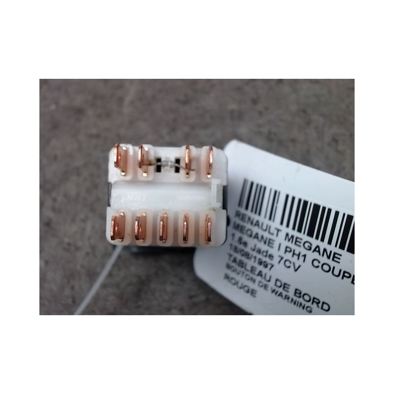 BOUTON DE WARNING RENAULT MEGANE I PH1 COUPE -99