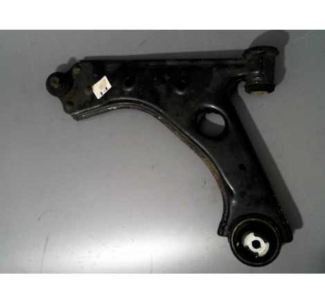 TRIANGLE INFERIEUR AVANT GAUCHE FIAT GRANDE PUNTO 2005-