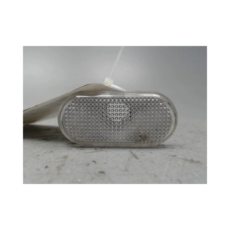 REPETITEUR AILE DROIT RENAULT TWINGO