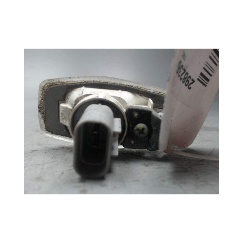 REPETITEUR AILE DROIT HYUNDAI TUCSON