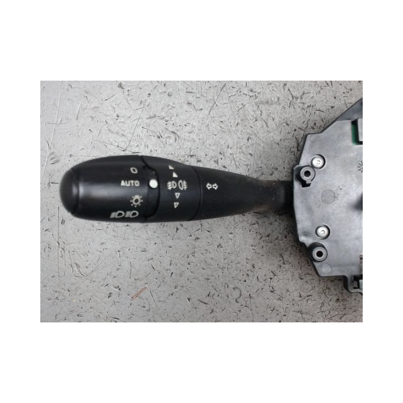 BLOC COMMODOS CITROEN C4 1 PHASE 2 COUPE ESSENCE