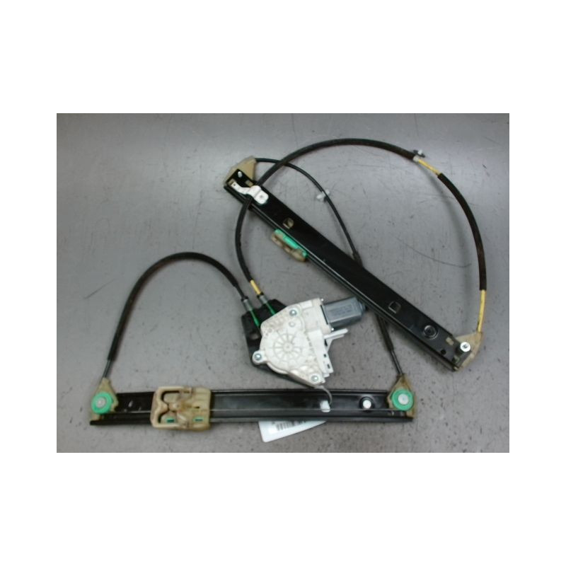 MECANISME+MOTEUR LEVE-GLACE AVANT DROIT AUDI A1