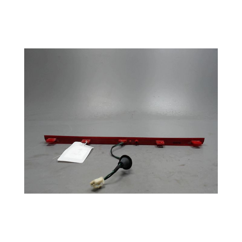 FEUX STOP SUPPLEMENTAIRE MAZDA 323