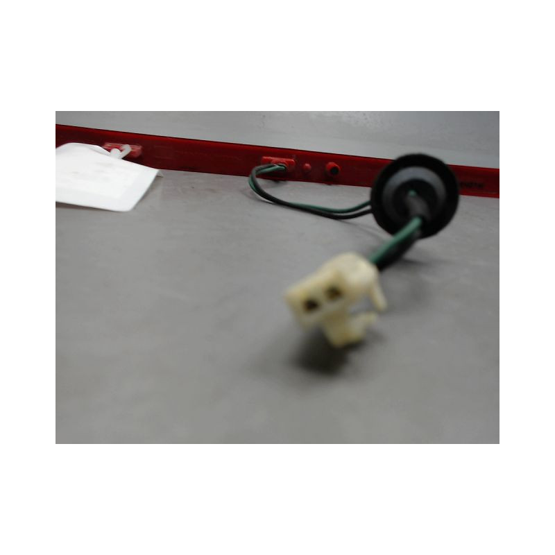 FEUX STOP SUPPLEMENTAIRE MAZDA 323