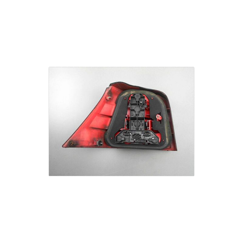 FEU ARRIERE DROIT VOLKSWAGEN GOLF IV 98-2004