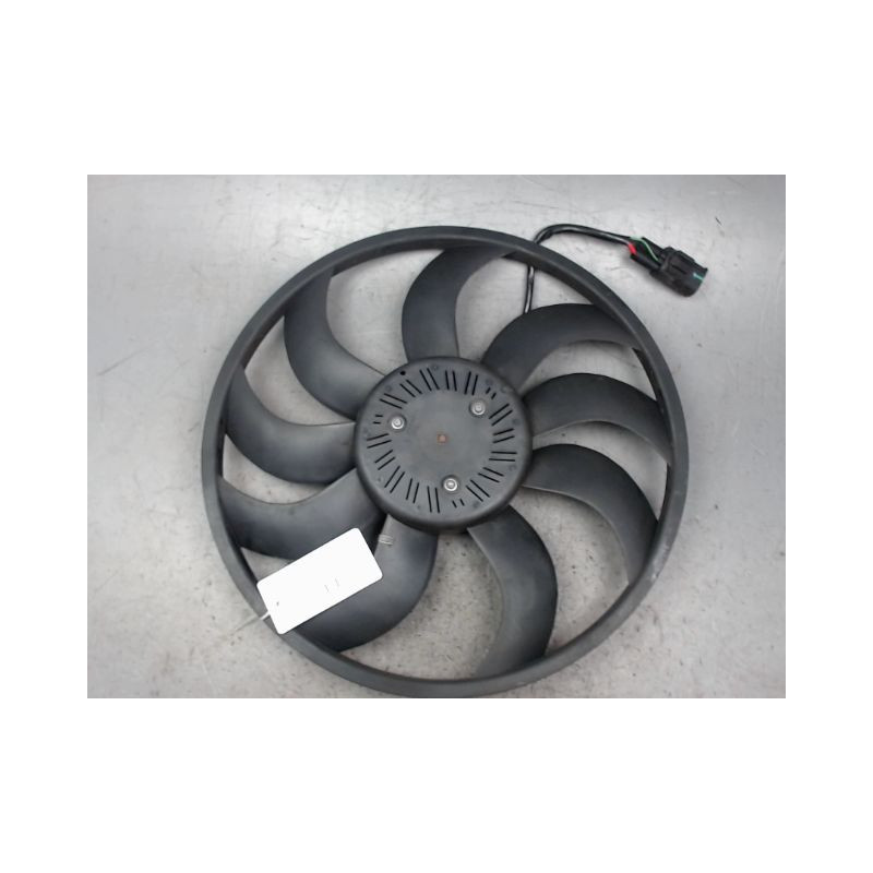 MOTEUR VENTILATEUR RADIATEUR B.M.W. SERIE 4