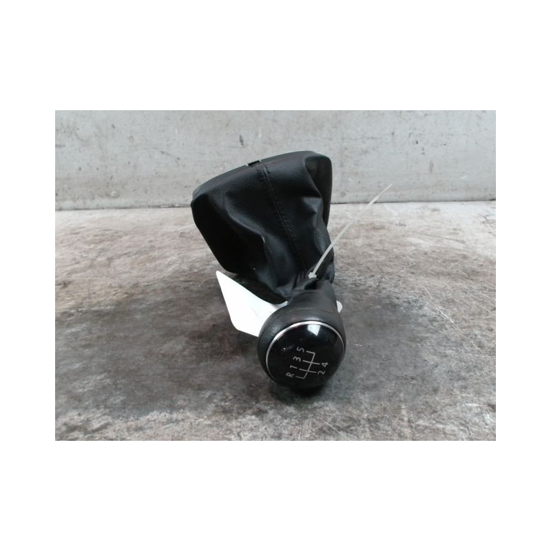 POMMEAU LEVIER VITESSES VOLKSWAGEN POLO 2005- 1.2 TDI