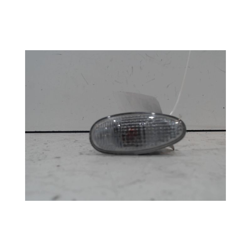 REPETITEUR AILE GAUCHE CITROEN C-ZERO
