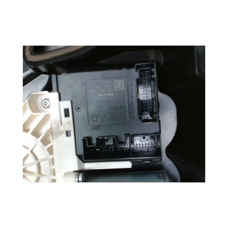 MECANISME+MOTEUR LEVE-GLACE AVANT GAUCHE SEAT LEON 2009-