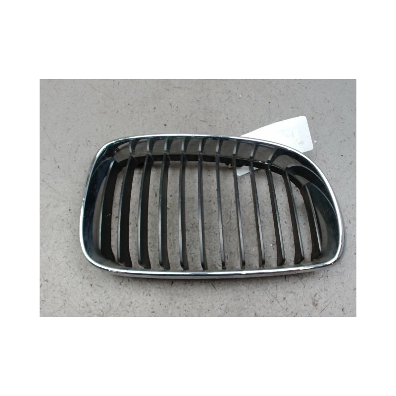 GRILLE CALANDRE DROIT BMW 116