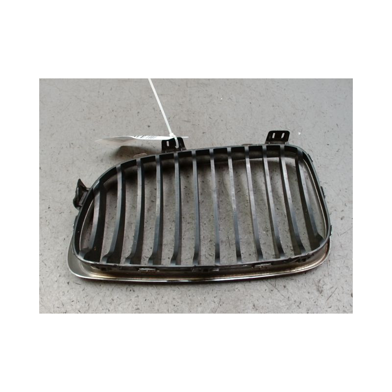 GRILLE CALANDRE DROIT BMW 116
