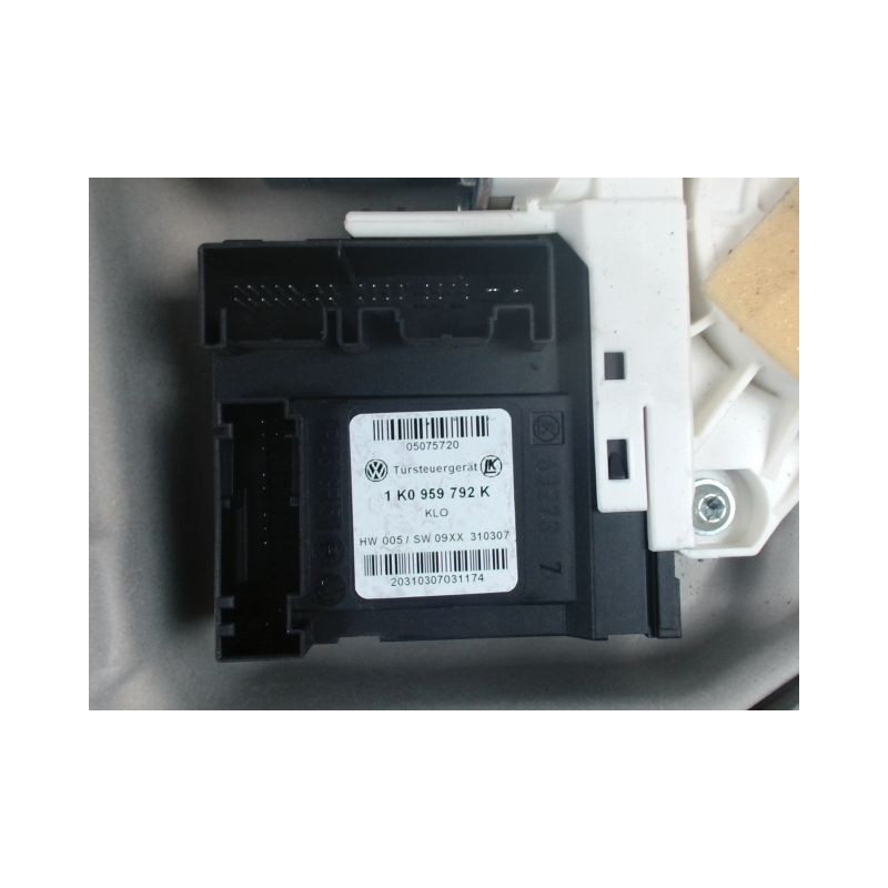 MECANISME+MOTEUR LEVE-GLACE AVANT DROIT VOLKSWAGEN GOLF V PLUS 2005-