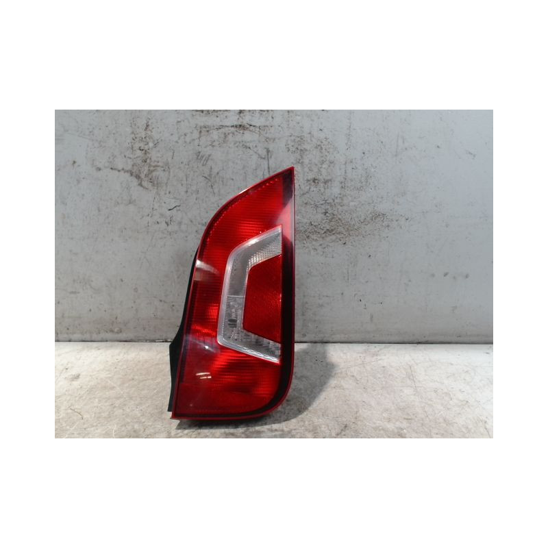 FEU ARRIERE DROIT VOLKSWAGEN UP