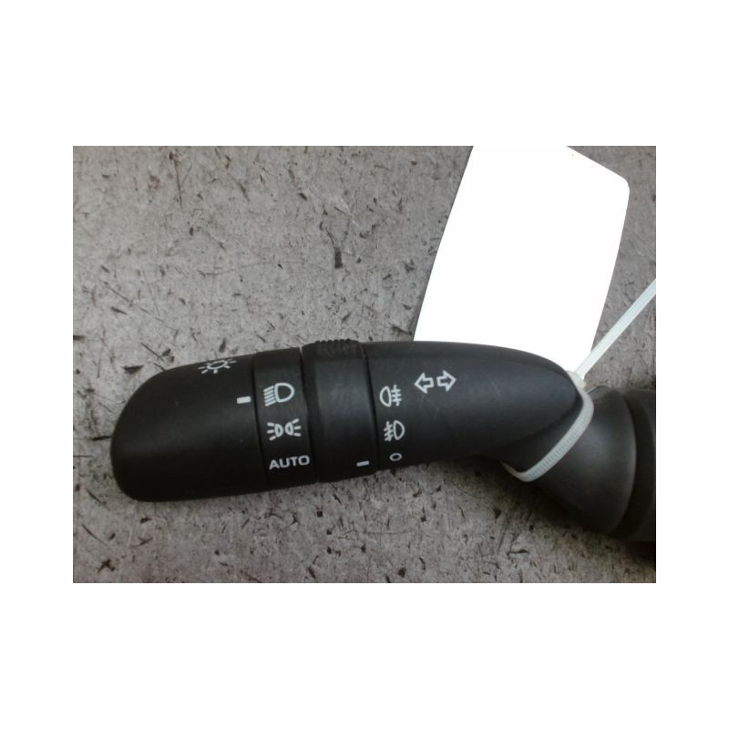 COMMANDE CLIGNOTANT TOYOTA YARIS CRO
