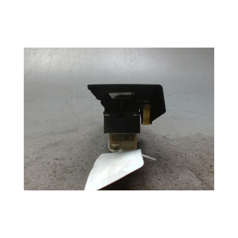 COMMANDE LEVE-GLACE PORTE AVG TOYOTA AURIS