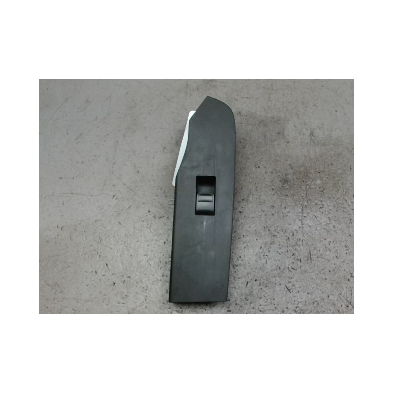 COMMANDE LEVE-GLACE PORTE AVD TOYOTA AURIS