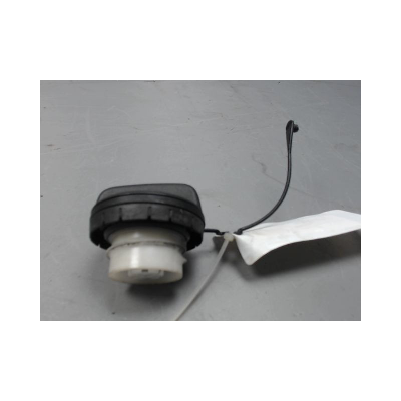 BOUCHON RESERVOIR A CARBURANT TOYOTA YARIS 2005-