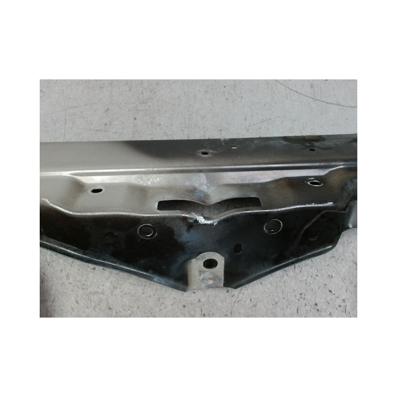 TRAVERSE SUPERIEURE ARMATURE AVANT LEXUS RX 400H