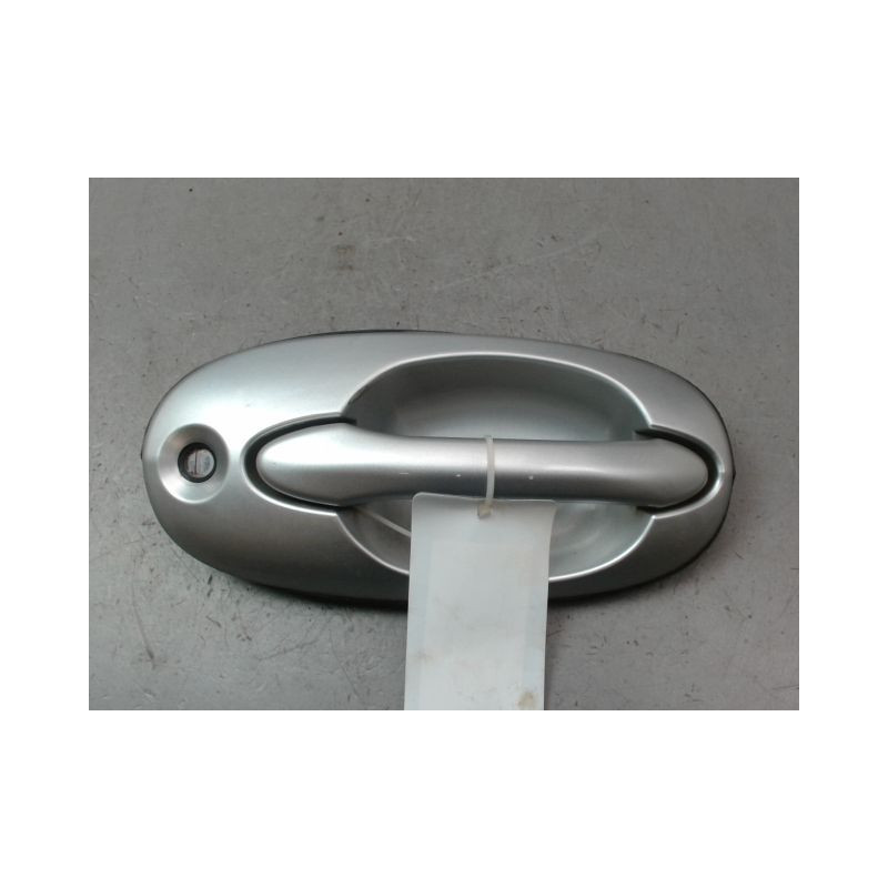 POIGNEE EXTERIEURE PORTE AVANT DROIT KIA CARNIVAL/SEDONA MONOSP. I 1999-2006