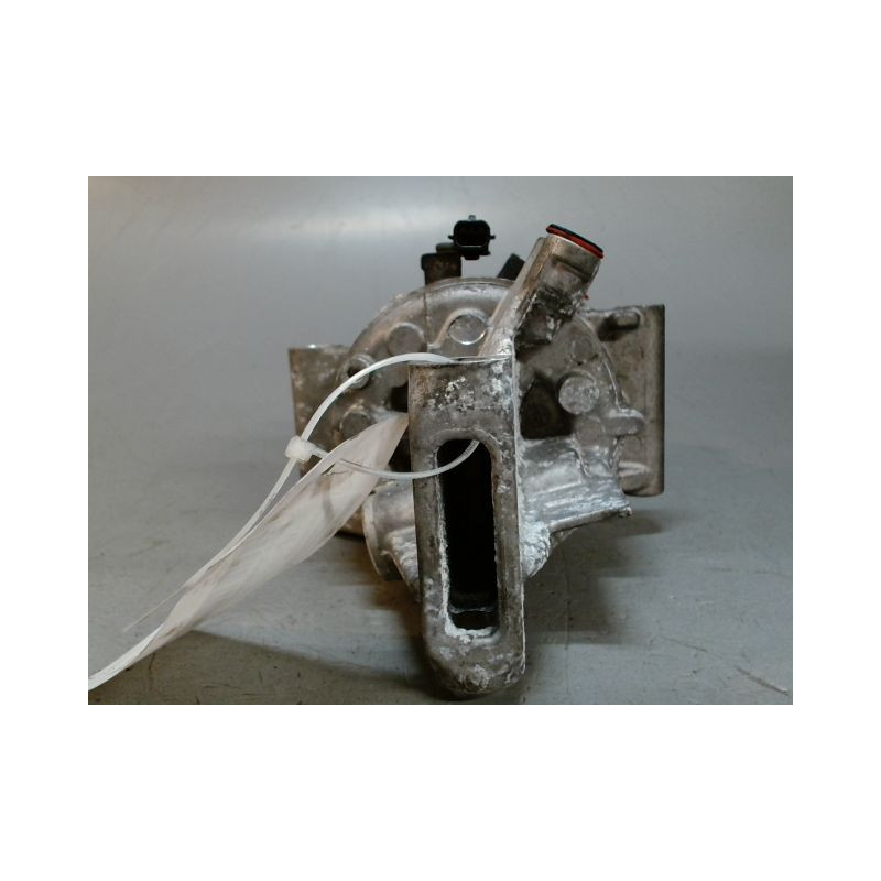 COMPRESSEUR AIR CONDITIONNE DACIA SANDERO