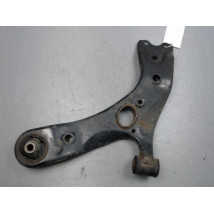 TRIANGLE INFERIEUR AVANT GAUCHE TOYOTA AURIS