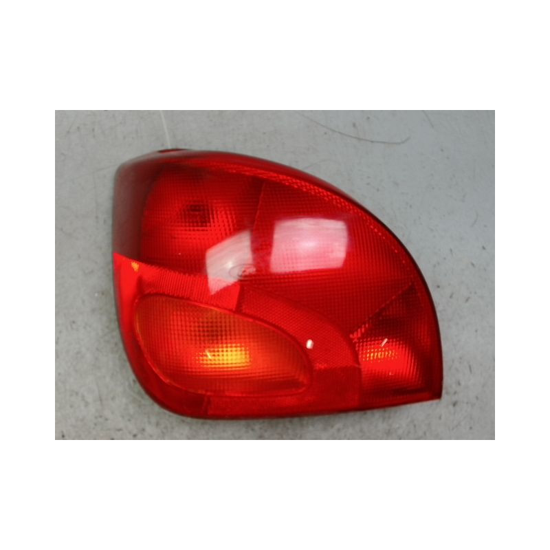 FEU ARRIERE GAUCHE  FORD FIESTA 95-9.99