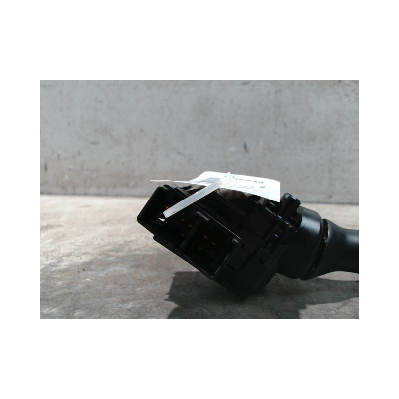 COMMANDE ESSUIE GLACE TOYOTA AURIS 2007-