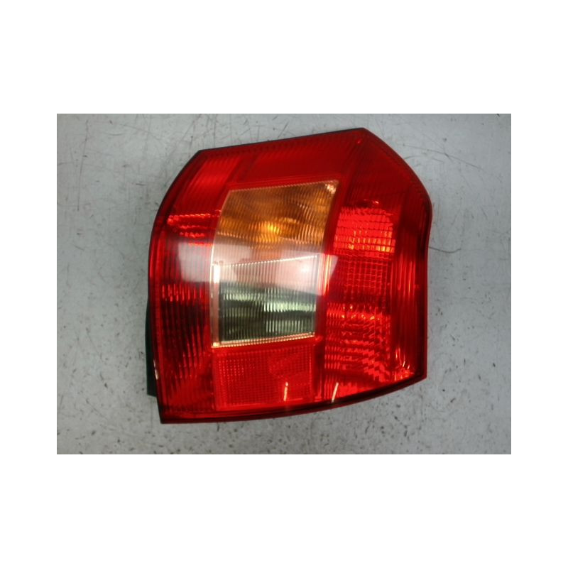 FEU ARRIERE DROIT TOYOTA COROLLA 2002-