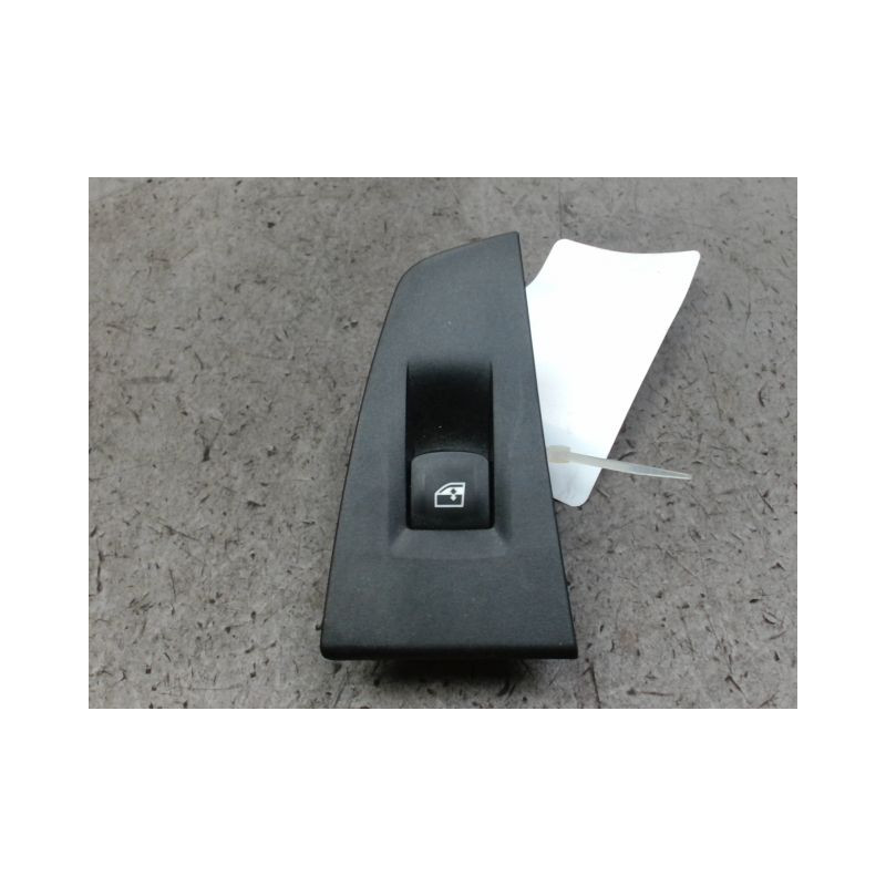 COMMANDE LEVE-GLACE PORTE ARD B.M.W. SERIE 1