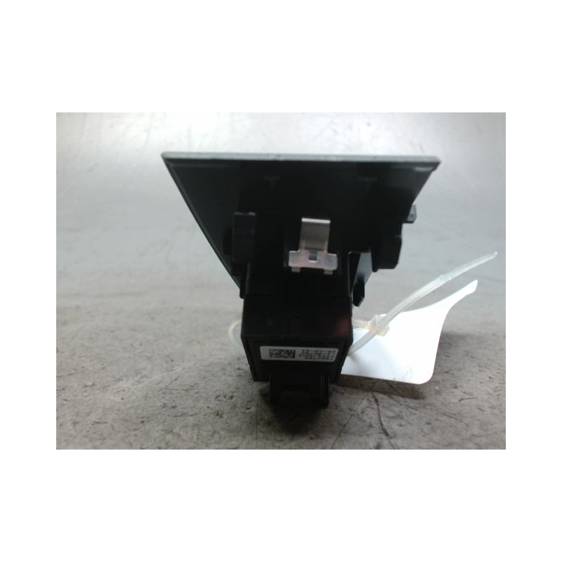 COMMANDE LEVE-GLACE PORTE ARD B.M.W. SERIE 1