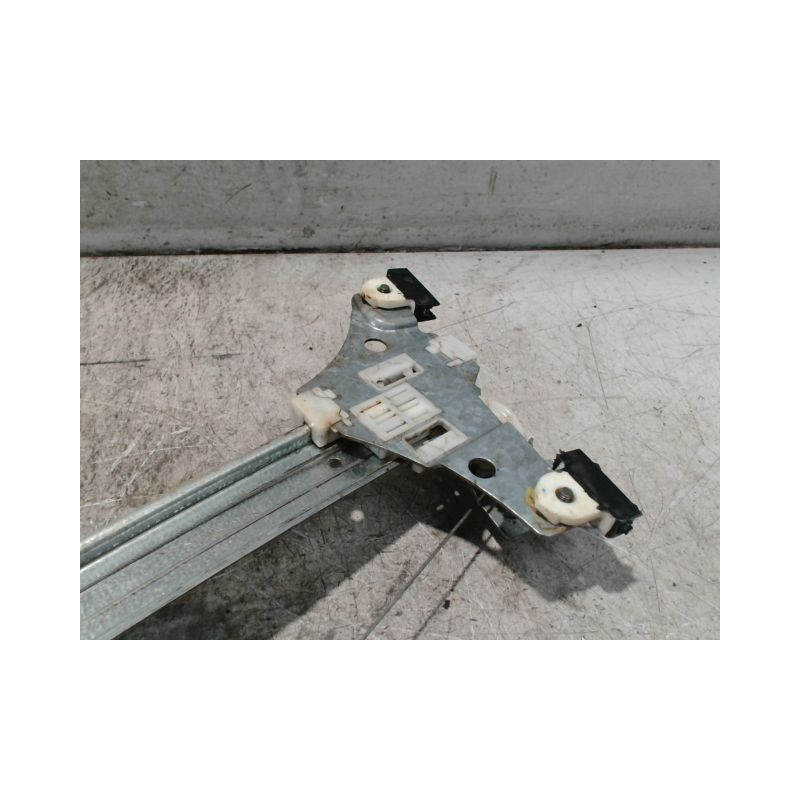 MECANISME+MOTEUR LEVE-GLACE AVANT DROIT TOYOTA AVENSIS 2000-2003