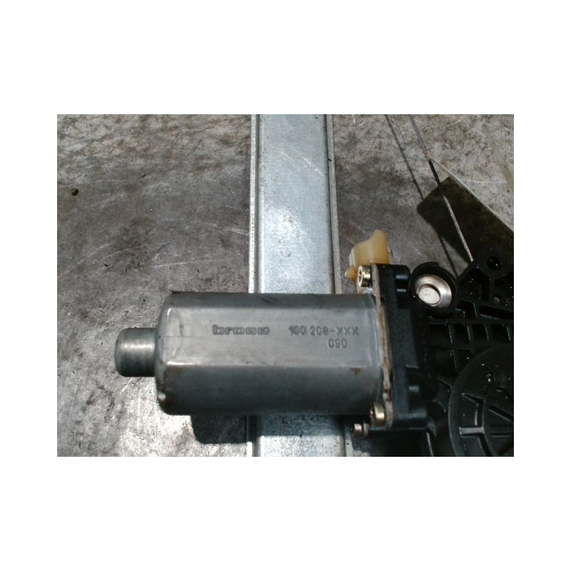MECANISME+MOTEUR LEVE-GLACE AVANT DROIT TOYOTA AVENSIS 2000-2003