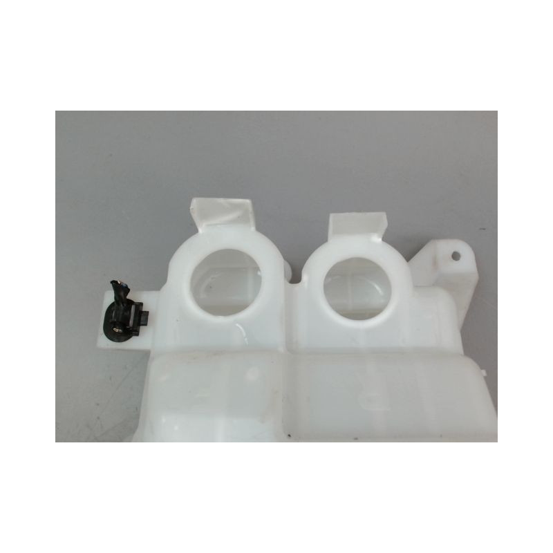 RESERVOIR LAVE-GLACE AVANT TOYOTA VERSO 2010-