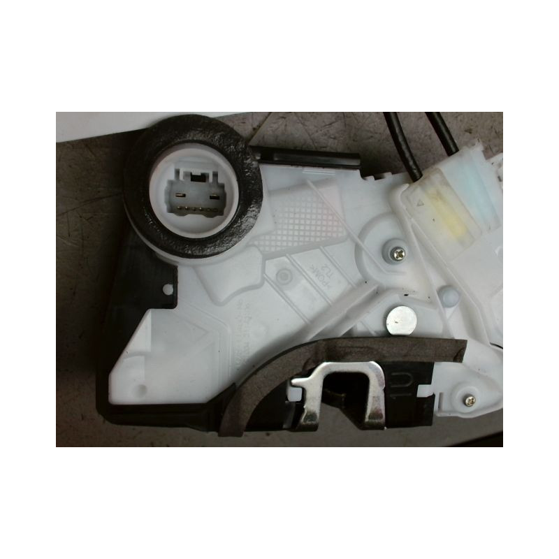 SYSTEME CONDAMNATION AVANT GAUCHE TOYOTA YARIS CRO