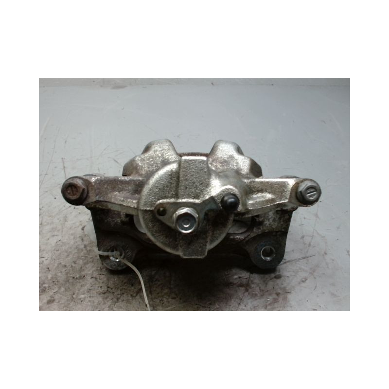 ETRIER DE FREIN AVANT DROIT TOYOTA YARIS CRO
