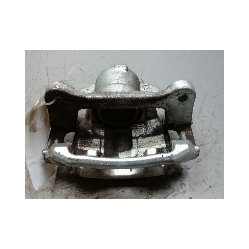 ETRIER DE FREIN AVANT DROIT TOYOTA YARIS CRO