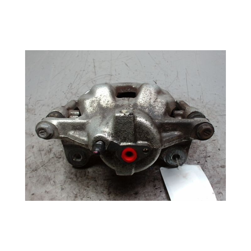 ETRIER DE FREIN AVANT GAUCHE TOYOTA YARIS CRO
