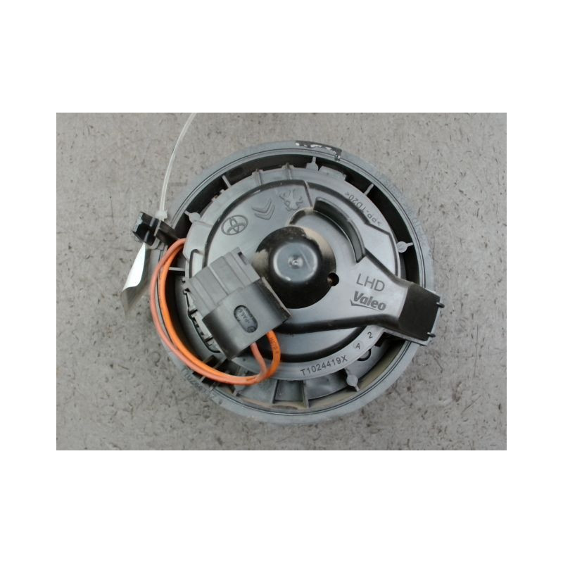 MOTEUR VENTILATEUR CHAUFFAGE TOYOTA AYGO 5P